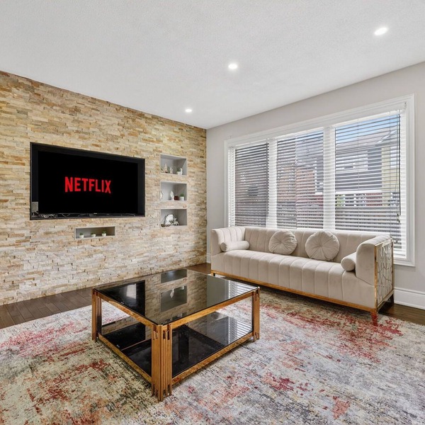 Spacious Modern 5BR Home | Sleeps 14 | Family home
