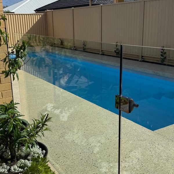 Spacious Modern Home – Warm Pool and spa, perfect for family and small group,