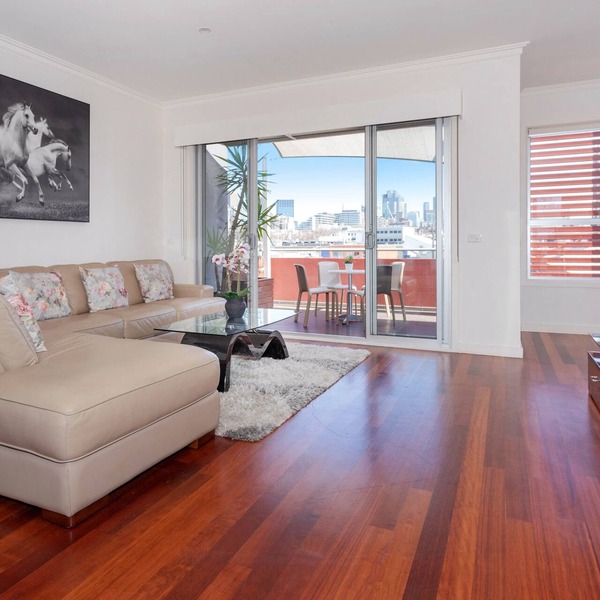 Spacious Modern Comfy 15 Minute Walk to CBD