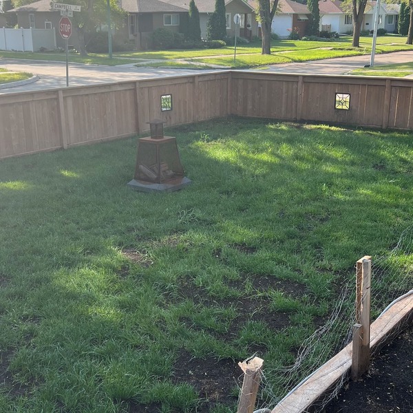 Spacious modern home with fully fenced yard. Pet friendly! Quiet neighbourhood.