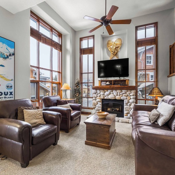 Spacious multi level 3 bedroom + den townhouse, close to Morrisey lift