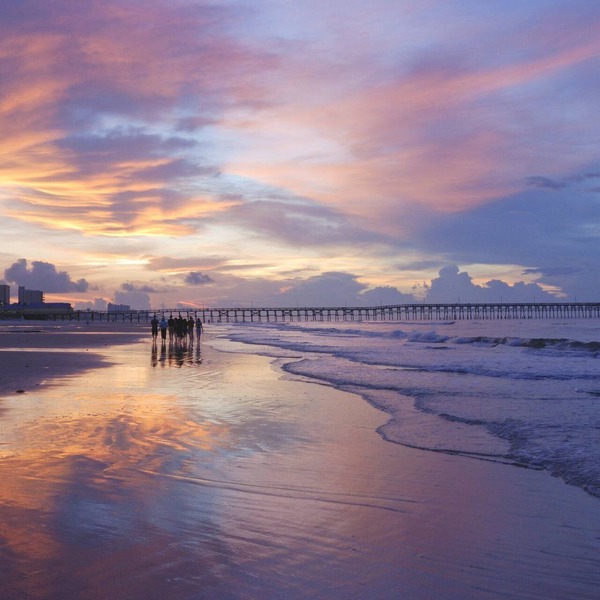 Spacious Oceanfront Resort with Onsite Restaurant, 5 Pools, 2 indoor Pools and Beach Access