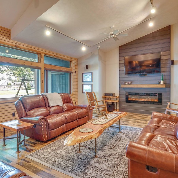 Spacious Old Forge Condo w/Patio & Fire Pit!