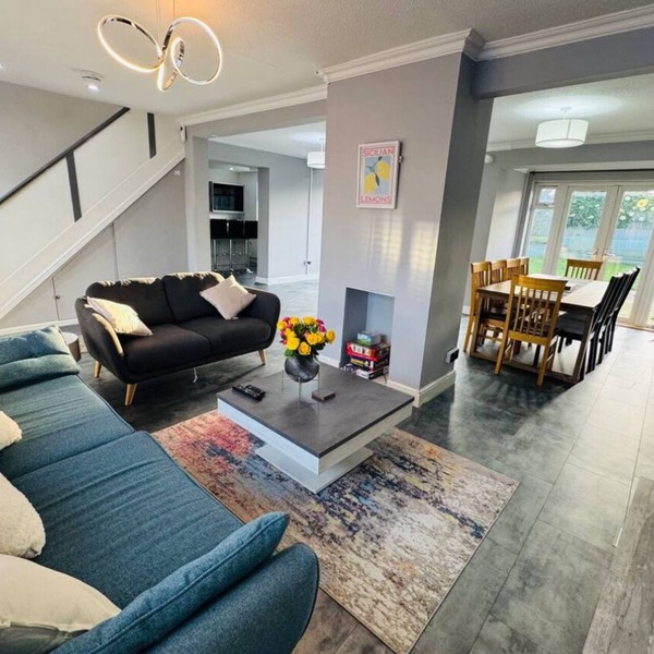 Spacious Open-Plan Modern House w/Garden&Parking