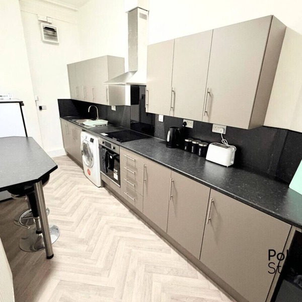 Spacious Ormskirk Contractor Stay by PolkaStays