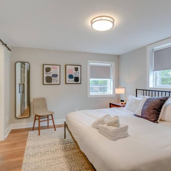 Spacious & Peaceful- Historic Franklin Quadplex