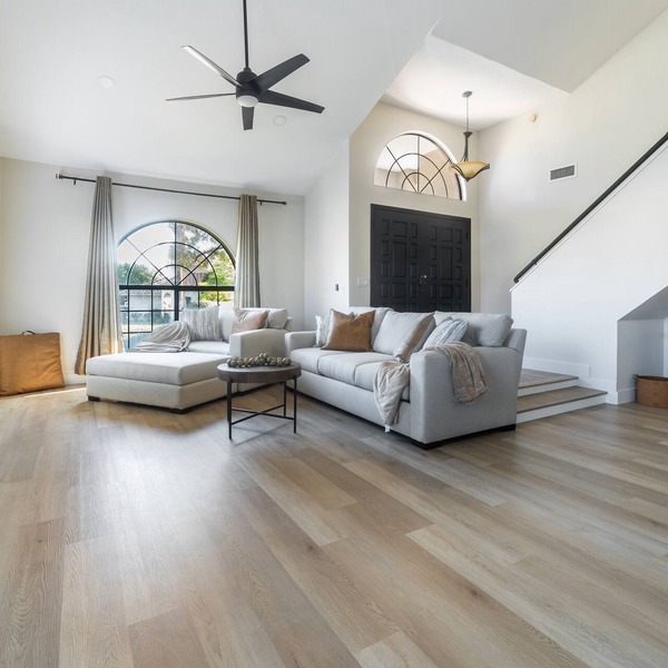 Spacious Pet Friendly 5BR with Pool In Glendale by RedAwning