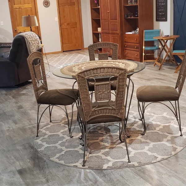 Spacious place w/outside kitchen. Close to the Apple River and so much more.