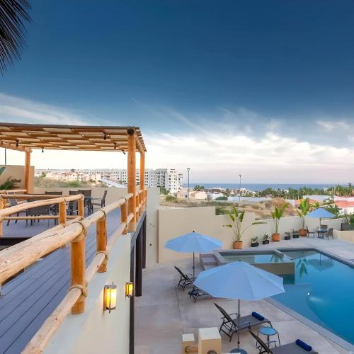Spacious Pool Side Condo - SJD
