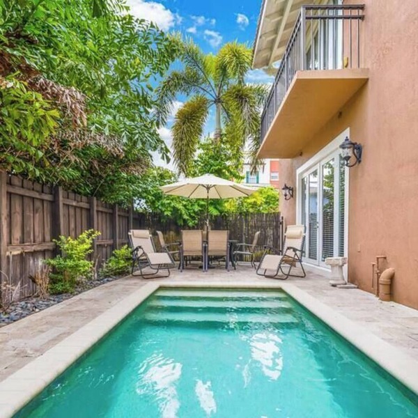 Spacious Pool Villa Close To Beach | Pool Table