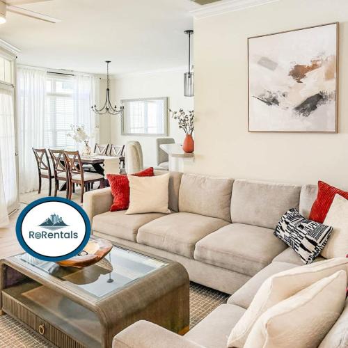 Spacious Private 2BR-2BA I Pool I Garage I Central