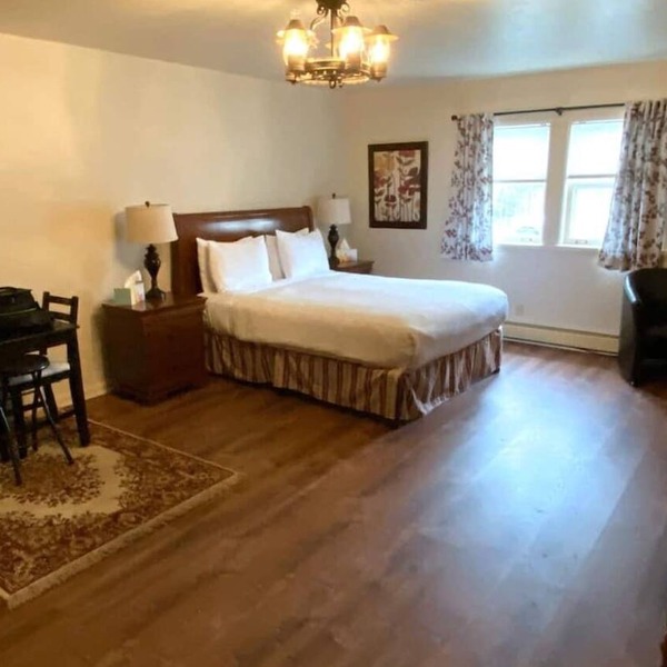 Spacious Private Suite * Parks/Boating/Golf