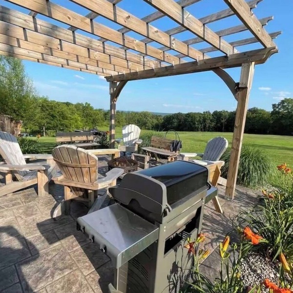 Spacious Ranch Amazing Acreage Canandaigua perfect for your peaceful getaway