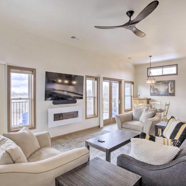 Spacious Recently Built Home < 1 Mi to Lake!