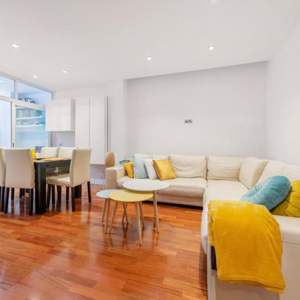 Spacious Refurbished with Parking-3BD 2BT-Retiro