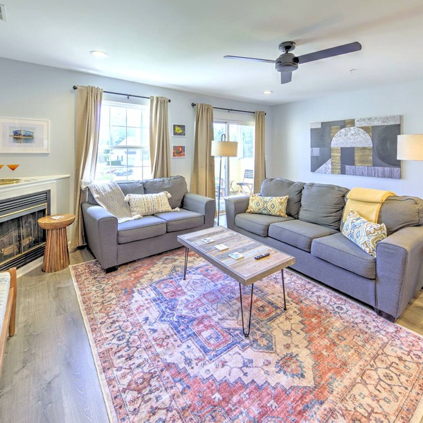 Spacious Rehoboth Beach Condo | Pool Views | Linens & Towels Included