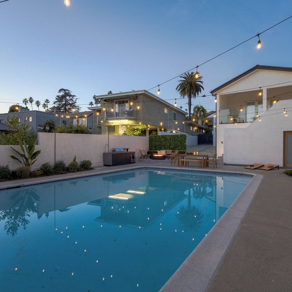 Spacious & Remodeled 4-bedroom house in a quite Glendale neighborhood.