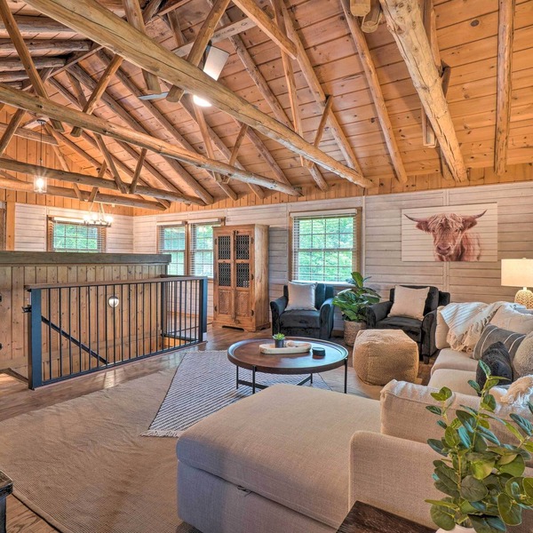 Spacious Resort Cabin – Sleeps 16, Minutes to Silver Dollar City!