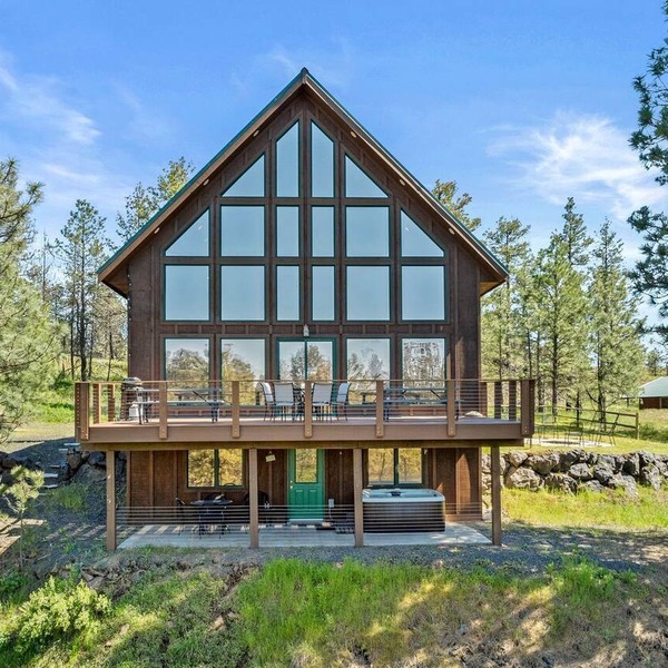 Spacious Rustic Cabin Rental with a Hot Tub in Cheney, Washington