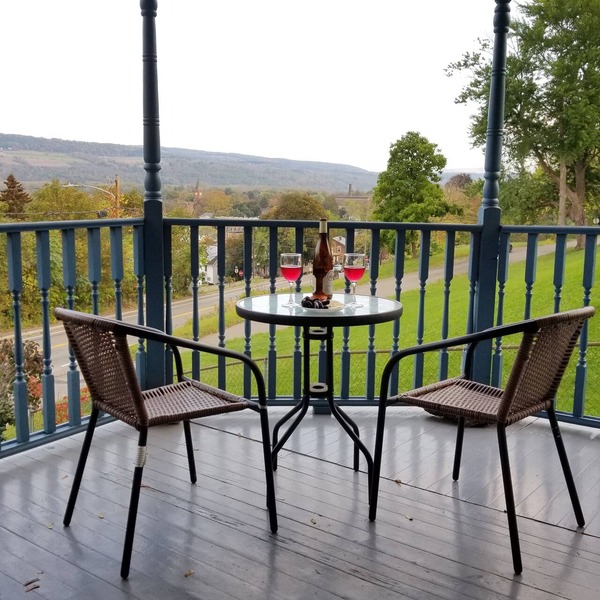 Spacious Sanctuary In The Heart Of Fingerlakes Wine Country