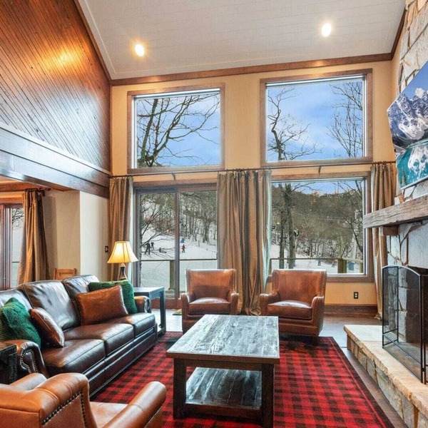 Spacious Ski-In/Ski-Out Chalet on Beech Mountain