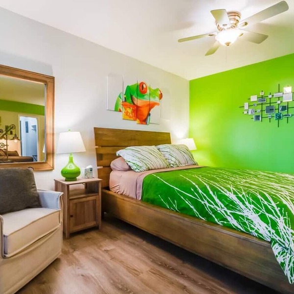 Spacious Studio w/Private Patio & Grill