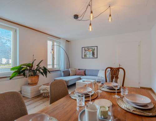 Spacious, stylish & central apartment, Great excursions in surrounding area
