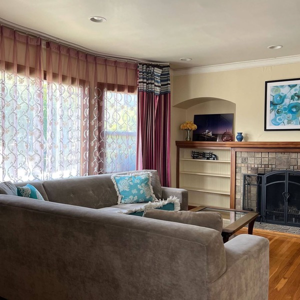 Spacious Sunny Two Bedroom+office Mediterranean Top Floor House