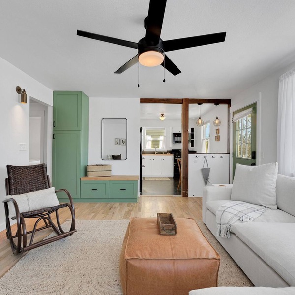 Spacious & Updated 4-bedroom home w/BBQ, fire pit & AC in the Heart of Missoula!