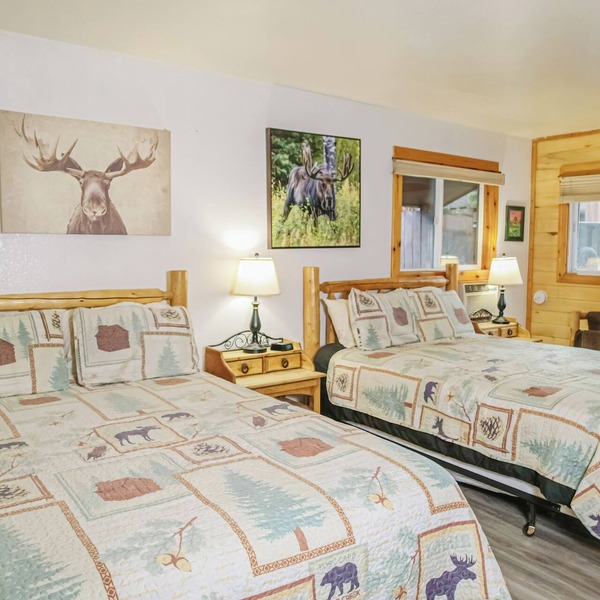 Spacious Upper-Level Hotel 1 Bedroom 206