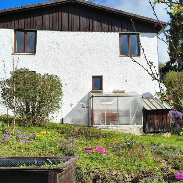 Spacious vacation apartment with special flair and beautiful views in Glaadt