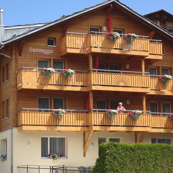Spacious vacation apartment for 2 - 9 people, quiet, beautiful view, parking lot