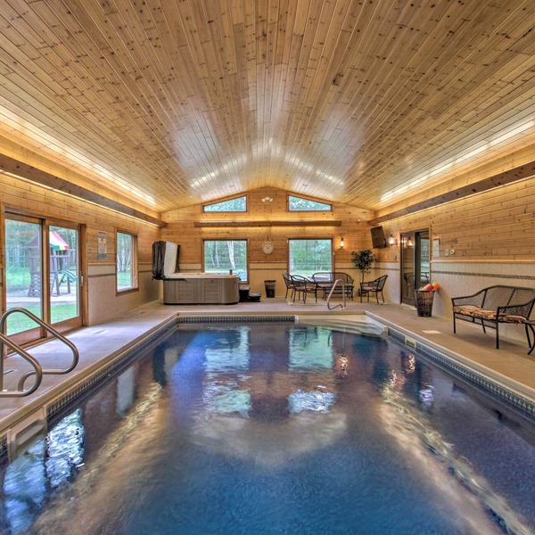 Spacious Verndale Home w/Backyard Fire Pit!