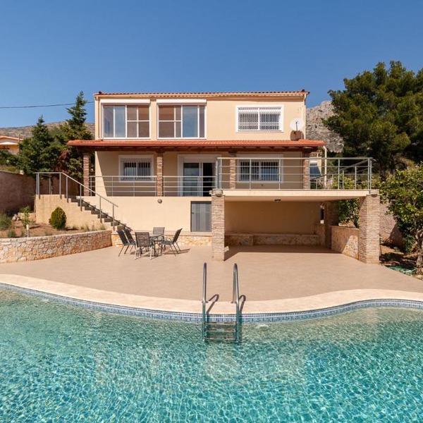 Spacious Villa With a Pool