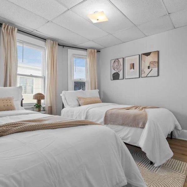 Spacious w Parking + Yard + Game | T Harvard MIT