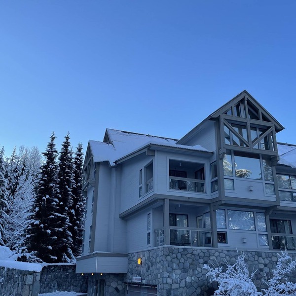 Spacious Whistler/Blackcomb Chalet style Ski-in Ski-out 2 bed rm & loft Apt.