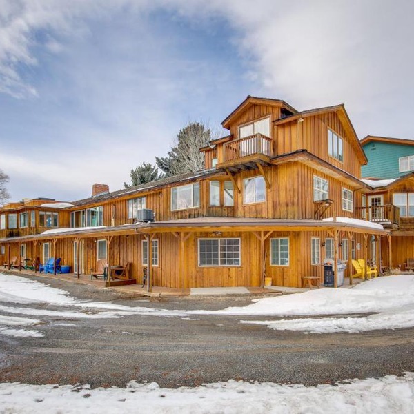 Spacious Yellowstone River Retreat w/Trails!