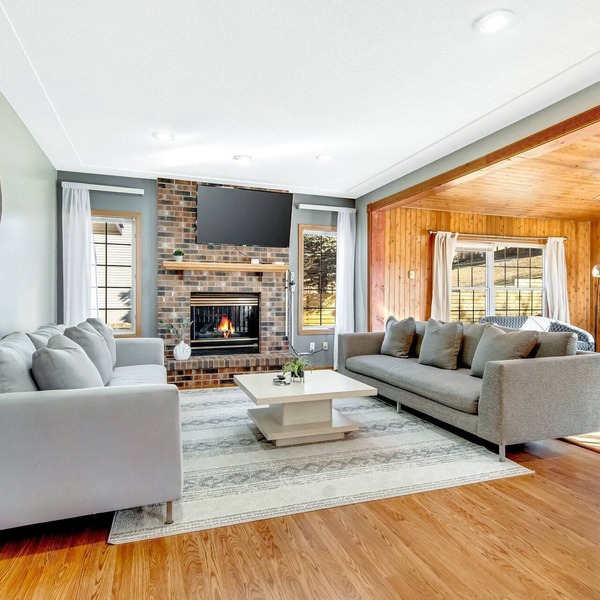 ★SPACIOUS★MINNEAPOLIS SUBURBS★PAISLEY PARK★TWIN CITIES★LAKES