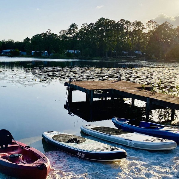 Special Offer!! Sand Lake Retreat! LakeFront w/Private Beach + Tiny House