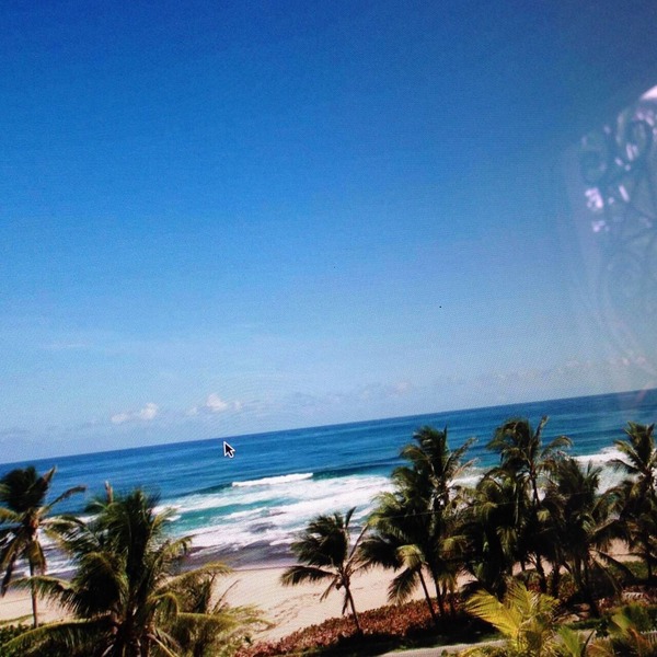 Spectacular 5 Bedroom Family Beach House w/staff/pool/seabreezes/beach access