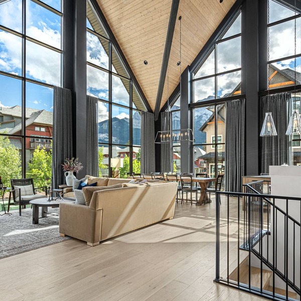 Spectacular 8-BDRM, 8-BATH Mountain Retreat!