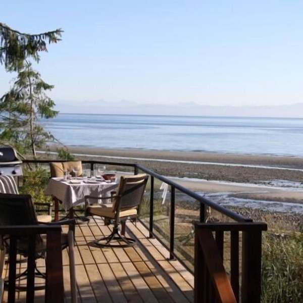 Spectacular ocean side experience at this stunning 1 bdm home, Qualicum Bay