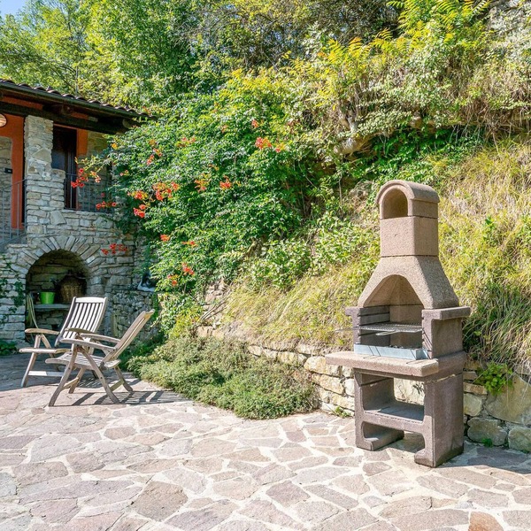 Spend relaxing vacations in the vineyards of Bossolasco.