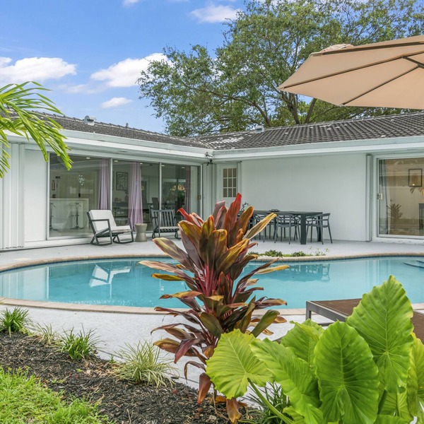 ★ Splendid 3BD/2BA Villa with Private Pool & BBQ