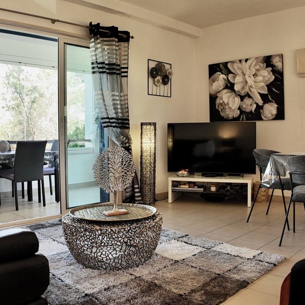 Splendid apartment with covered terrace, shared pool, WIFI, Air-Cond