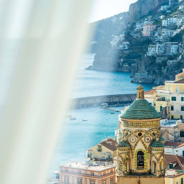 Splendid luxury villa, an ancient palace in Amalfi with jacuzzi-pool and sea-view, at 300 m from the