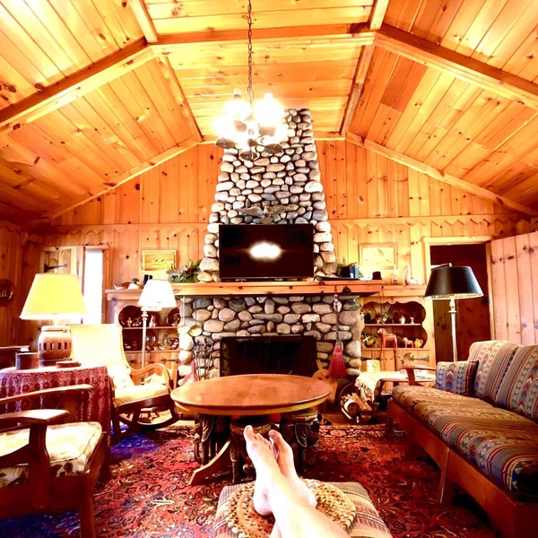 Spread Eagle Waterfront! Classic Log Cottage w/King Bed