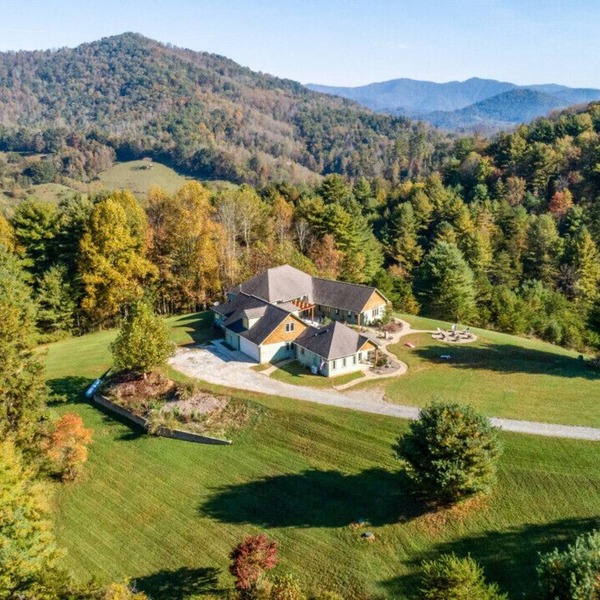 Spring in Mtns Villa at Stony Woods near Asheville Pet Friendly