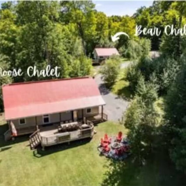 Spring Lake Chalets, 2 Chalets-Hot Tub, sleeps 10, private sandy beach!