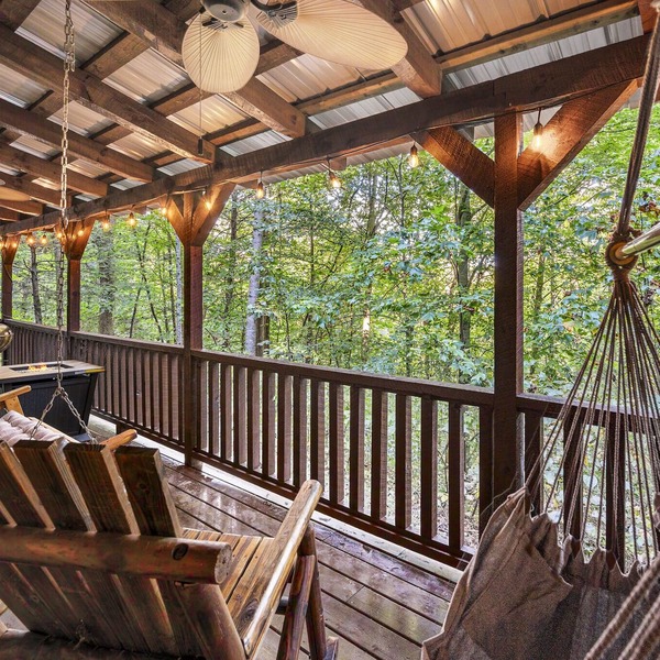 Spring Retreat! King Bed, Theater, Hot Tub, XBox